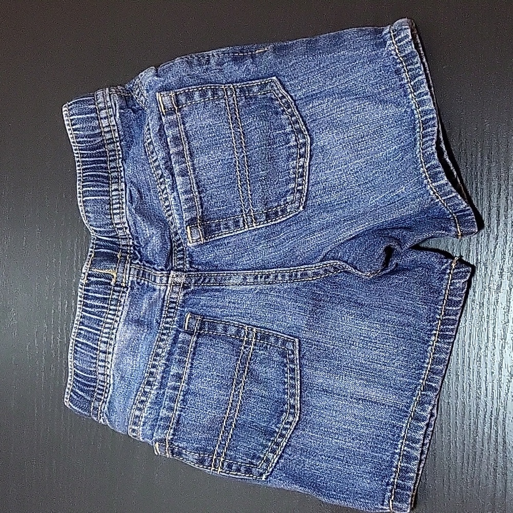 NWOT The Children’s Place Jeans Shorts (Sz 2T) - Picture 2 of 3